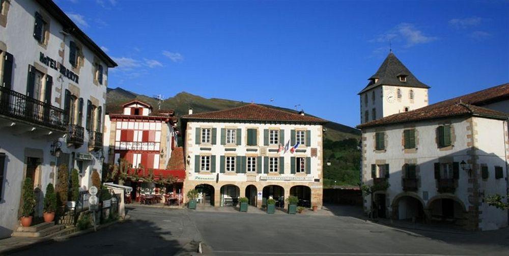 Arraya Hotel Sare Bagian luar foto