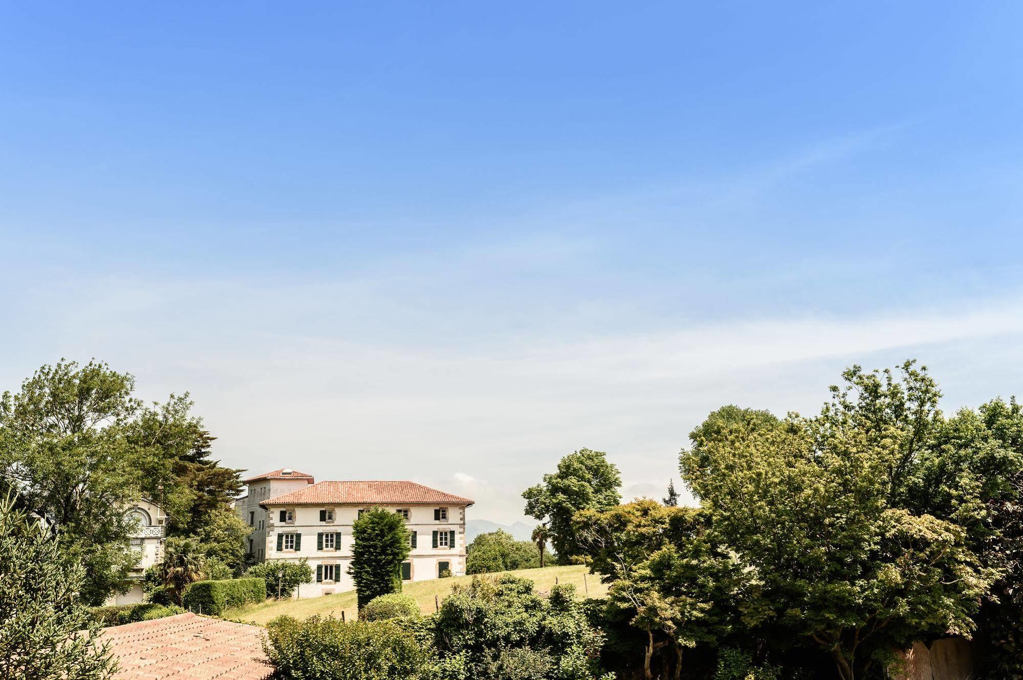 Arraya Hotel Sare Bagian luar foto